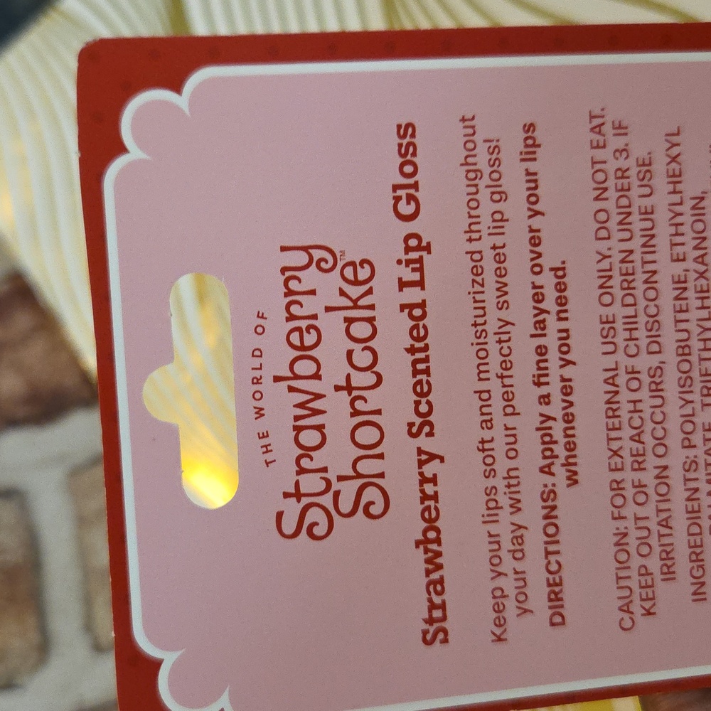 Strawberry Shortcake Lip Gloss Set - Picture 5 of 5